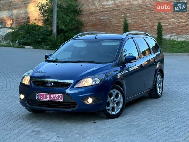 Синий Форд Фокус, объемом двигателя 1.8 л и пробегом 228 тыс. км за 5300 $, фото 1 на Automoto.ua