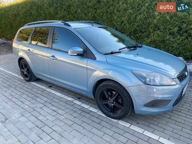 Синий Форд Фокус, объемом двигателя 1.6 л и пробегом 370 тыс. км за 5400 $, фото 1 на Automoto.ua