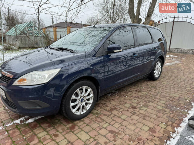 Синій Форд Фокус, об'ємом двигуна 1.6 л та пробігом 318 тис. км за 4600 $, фото 1 на Automoto.ua