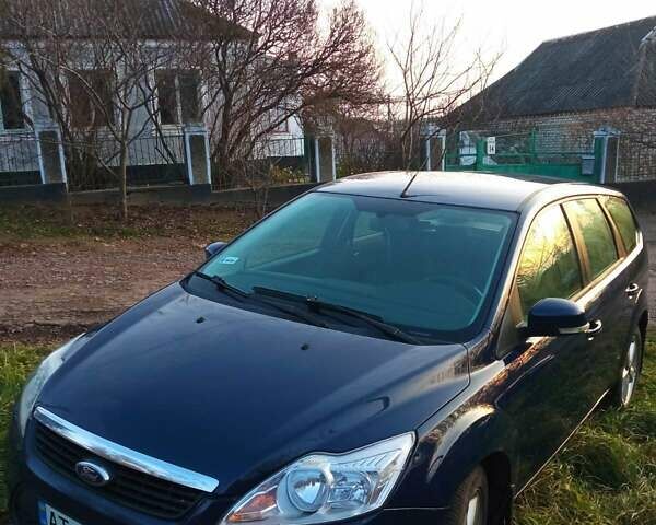 Синий Форд Фокус, объемом двигателя 1.8 л и пробегом 300 тыс. км за 6000 $, фото 1 на Automoto.ua