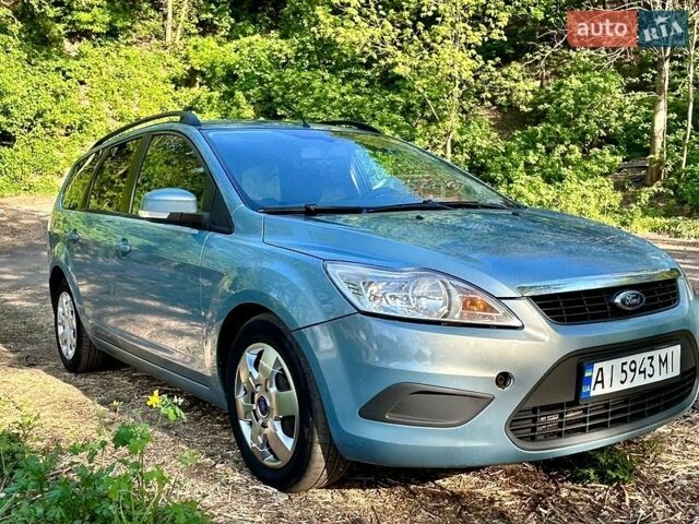 Синий Форд Фокус, объемом двигателя 1.8 л и пробегом 330 тыс. км за 4500 $, фото 1 на Automoto.ua