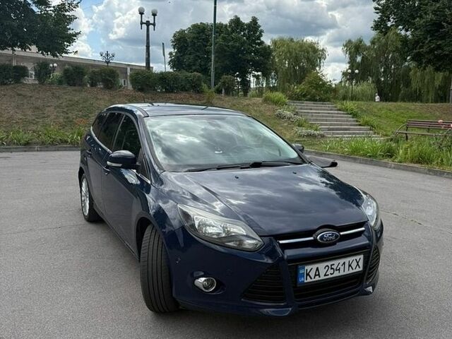 Синий Форд Фокус, объемом двигателя 2 л и пробегом 230 тыс. км за 7000 $, фото 1 на Automoto.ua