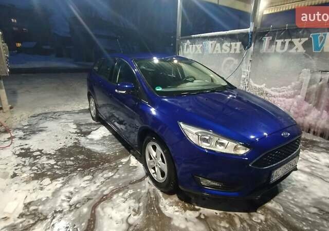 Синий Форд Фокус, объемом двигателя 1.5 л и пробегом 209 тыс. км за 9200 $, фото 1 на Automoto.ua