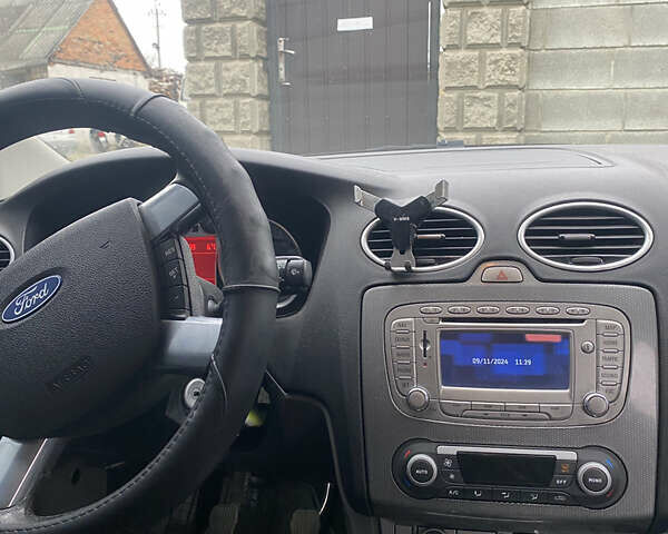 Зеленый Форд Фокус, объемом двигателя 1.6 л и пробегом 250 тыс. км за 5100 $, фото 1 на Automoto.ua