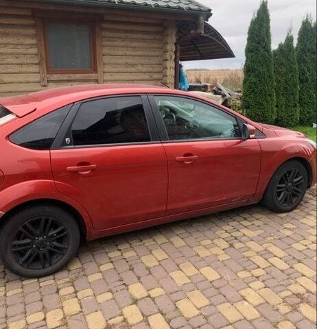 Оранжевый Форд Фокус, объемом двигателя 1.6 л и пробегом 315 тыс. км за 4500 $, фото 1 на Automoto.ua