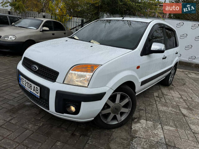 Білий Форд Фьюжен, об'ємом двигуна 1.4 л та пробігом 151 тис. км за 6500 $, фото 1 на Automoto.ua