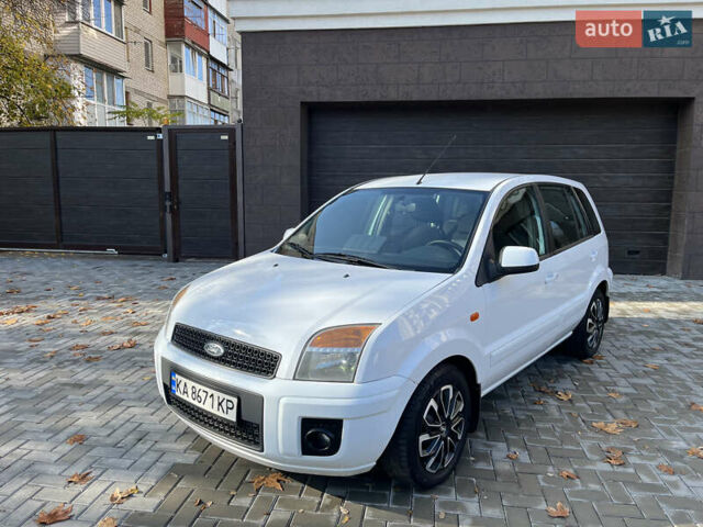 Білий Форд Фьюжен, об'ємом двигуна 1.39 л та пробігом 234 тис. км за 5750 $, фото 1 на Automoto.ua