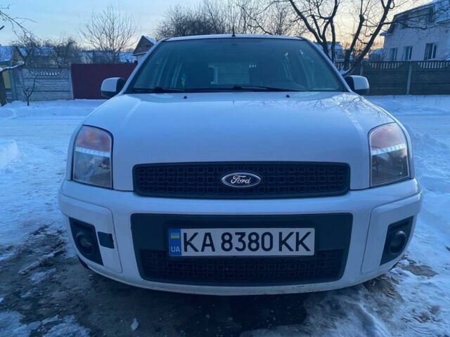 Белый Форд Фьюжн, объемом двигателя 1.4 л и пробегом 200 тыс. км за 5200 $, фото 1 на Automoto.ua