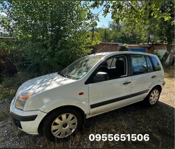 Білий Форд Фьюжен, об'ємом двигуна 1.2 л та пробігом 195 тис. км за 4600 $, фото 1 на Automoto.ua