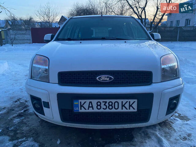 Белый Форд Фьюжн, объемом двигателя 1.4 л и пробегом 200 тыс. км за 5200 $, фото 1 на Automoto.ua
