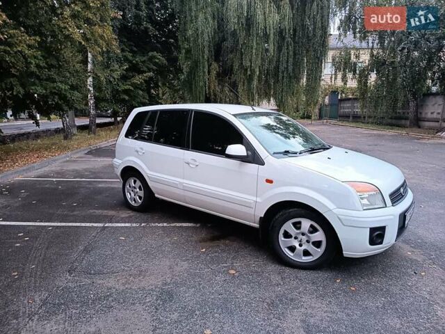 Білий Форд Фьюжен, об'ємом двигуна 1.39 л та пробігом 219 тис. км за 5500 $, фото 1 на Automoto.ua