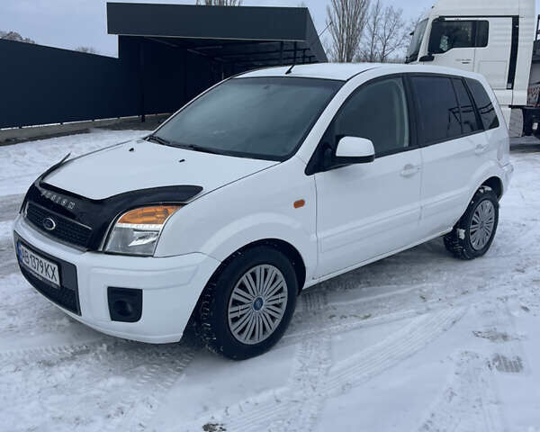 Белый Форд Фьюжн, объемом двигателя 1.6 л и пробегом 156 тыс. км за 5600 $, фото 1 на Automoto.ua