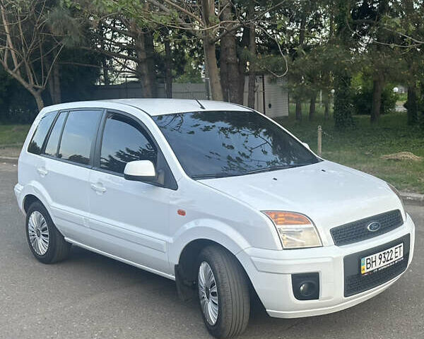 Белый Форд Фьюжн, объемом двигателя 1.39 л и пробегом 201 тыс. км за 5500 $, фото 1 на Automoto.ua