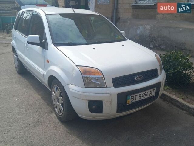 Білий Форд Фьюжен, об'ємом двигуна 1.4 л та пробігом 157 тис. км за 3500 $, фото 1 на Automoto.ua