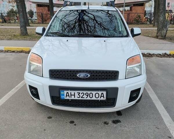 Білий Форд Фьюжен, об'ємом двигуна 1.4 л та пробігом 154 тис. км за 5400 $, фото 1 на Automoto.ua