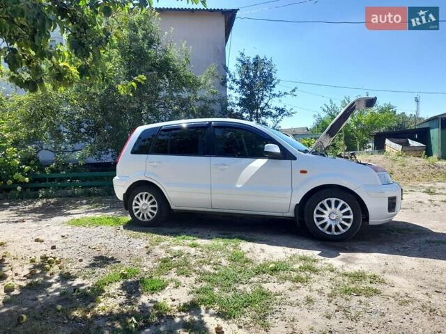 Білий Форд Фьюжен, об'ємом двигуна 1.39 л та пробігом 155 тис. км за 5700 $, фото 1 на Automoto.ua