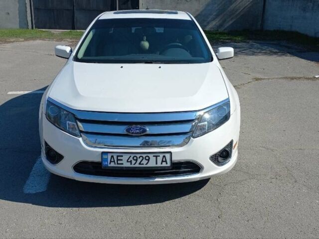 Белый Форд Фьюжн, объемом двигателя 2.5 л и пробегом 235 тыс. км за 8500 $, фото 1 на Automoto.ua