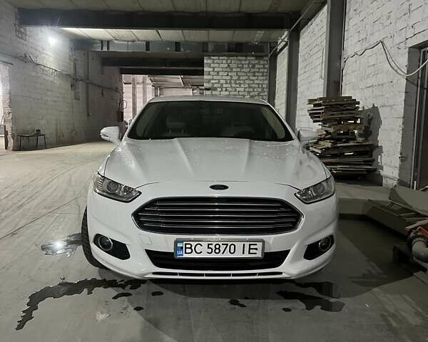 Белый Форд Фьюжн, объемом двигателя 1.6 л и пробегом 230 тыс. км за 9000 $, фото 1 на Automoto.ua