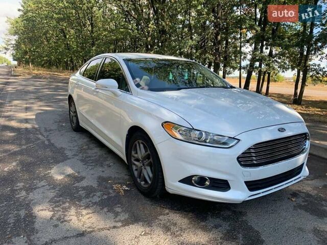 Білий Форд Фьюжен, об'ємом двигуна 1.6 л та пробігом 164 тис. км за 9500 $, фото 1 на Automoto.ua