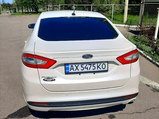 Белый Форд Фьюжн, объемом двигателя 2.5 л и пробегом 280 тыс. км за 7500 $, фото 1 на Automoto.ua