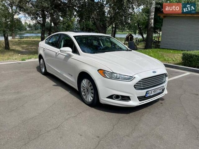 Білий Форд Фьюжен, об'ємом двигуна 2 л та пробігом 168 тис. км за 12300 $, фото 1 на Automoto.ua