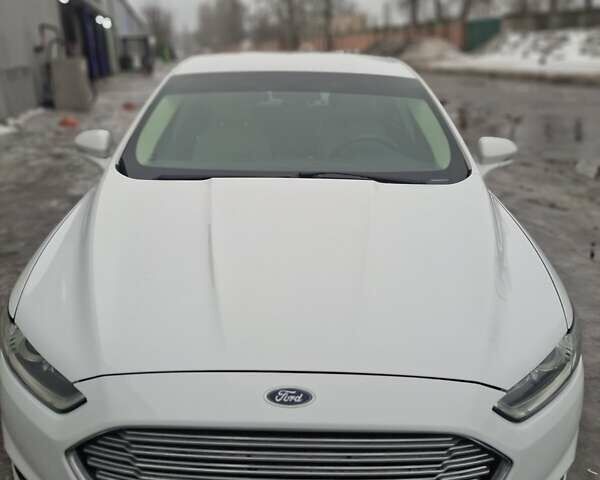 Білий Форд Фьюжен, об'ємом двигуна 1.5 л та пробігом 151 тис. км за 9200 $, фото 1 на Automoto.ua