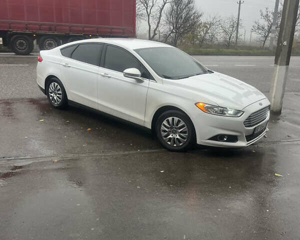 Білий Форд Фьюжен, об'ємом двигуна 2.5 л та пробігом 199 тис. км за 9000 $, фото 1 на Automoto.ua