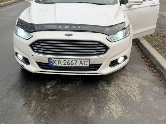 Білий Форд Фьюжен, об'ємом двигуна 2 л та пробігом 200 тис. км за 10500 $, фото 1 на Automoto.ua
