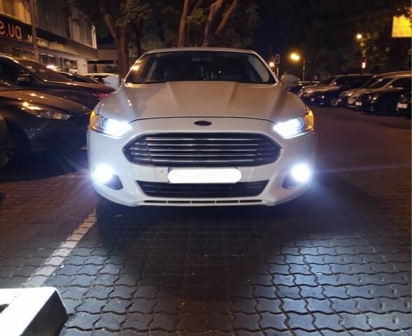 Белый Форд Фьюжн, объемом двигателя 2 л и пробегом 255 тыс. км за 10000 $, фото 1 на Automoto.ua