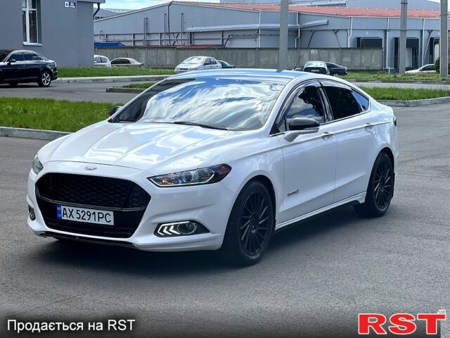 Білий Форд Фьюжен, об'ємом двигуна 2 л та пробігом 212 тис. км за 10999 $, фото 1 на Automoto.ua