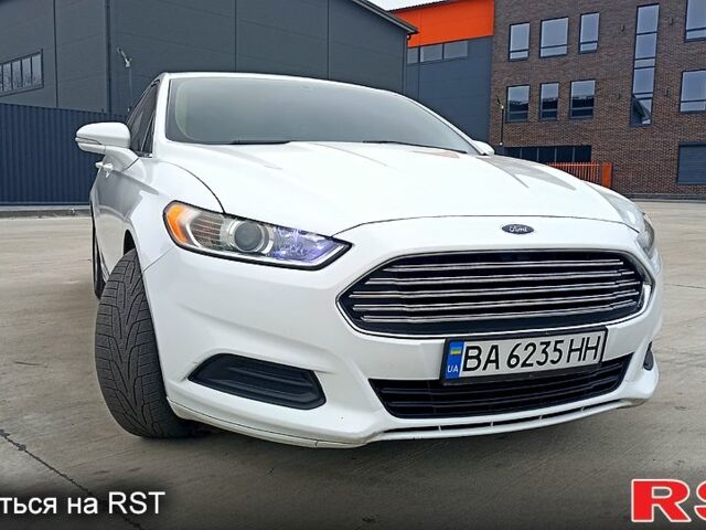 Білий Форд Фьюжен, об'ємом двигуна 2.5 л та пробігом 286 тис. км за 9600 $, фото 1 на Automoto.ua