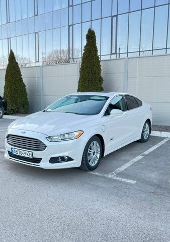 Белый Форд Фьюжн, объемом двигателя 2 л и пробегом 205 тыс. км за 9700 $, фото 1 на Automoto.ua