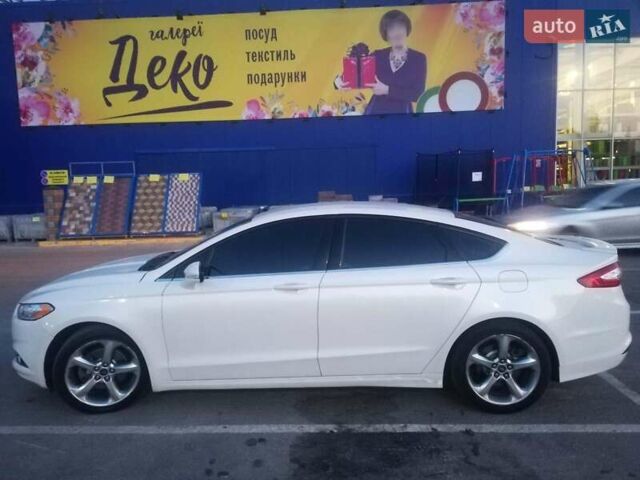 Білий Форд Фьюжен, об'ємом двигуна 2.5 л та пробігом 210 тис. км за 10600 $, фото 1 на Automoto.ua