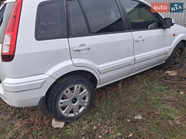 Белый Форд Фьюжн, объемом двигателя 1.6 л и пробегом 130 тыс. км за 8500 $, фото 1 на Automoto.ua