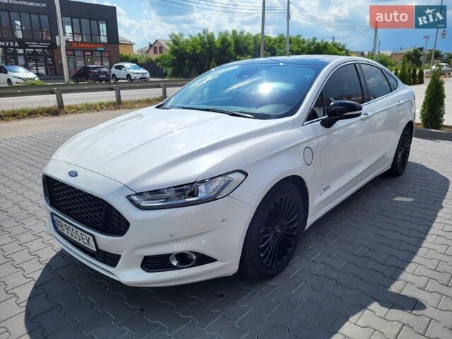 Білий Форд Фьюжен, об'ємом двигуна 2 л та пробігом 182 тис. км за 10500 $, фото 1 на Automoto.ua
