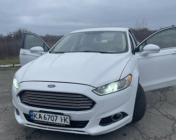 Белый Форд Фьюжн, объемом двигателя 1.6 л и пробегом 255 тыс. км за 8800 $, фото 1 на Automoto.ua