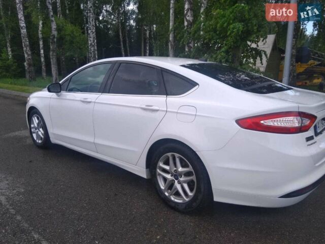 Білий Форд Фьюжен, об'ємом двигуна 2.5 л та пробігом 220 тис. км за 11000 $, фото 1 на Automoto.ua