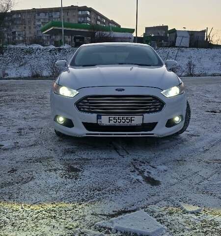 Белый Форд Фьюжн, объемом двигателя 2 л и пробегом 260 тыс. км за 11700 $, фото 1 на Automoto.ua