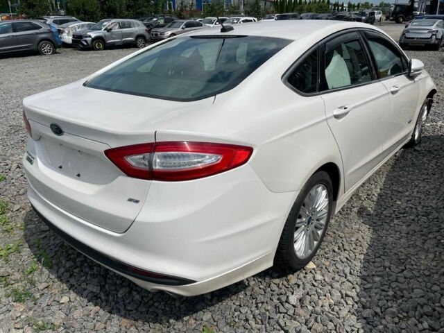 Белый Форд Фьюжн, объемом двигателя 2 л и пробегом 220 тыс. км за 6500 $, фото 1 на Automoto.ua