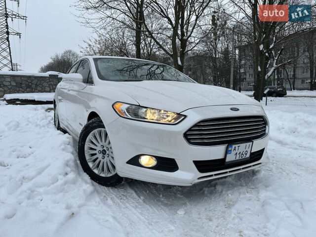 Белый Форд Фьюжн, объемом двигателя 2 л и пробегом 235 тыс. км за 11999 $, фото 1 на Automoto.ua