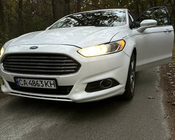 Білий Форд Фьюжен, об'ємом двигуна 1.6 л та пробігом 205 тис. км за 8500 $, фото 1 на Automoto.ua