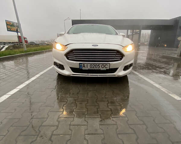 Білий Форд Фьюжен, об'ємом двигуна 2 л та пробігом 320 тис. км за 7800 $, фото 1 на Automoto.ua