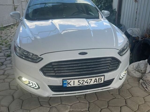 Белый Форд Фьюжн, объемом двигателя 2 л и пробегом 177 тыс. км за 11000 $, фото 1 на Automoto.ua
