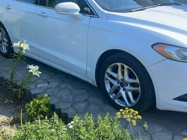 Білий Форд Фьюжен, об'ємом двигуна 1.6 л та пробігом 240 тис. км за 8500 $, фото 1 на Automoto.ua