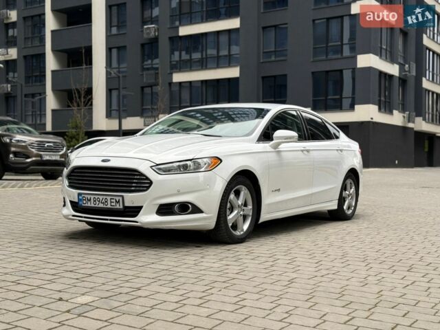 Белый Форд Фьюжн, объемом двигателя 2 л и пробегом 213 тыс. км за 9900 $, фото 1 на Automoto.ua