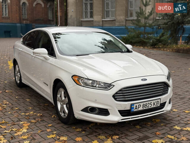 Белый Форд Фьюжн, объемом двигателя 2 л и пробегом 210 тыс. км за 10699 $, фото 1 на Automoto.ua