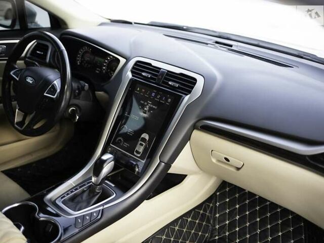 Білий Форд Фьюжен, об'ємом двигуна 1.5 л та пробігом 141 тис. км за 11900 $, фото 1 на Automoto.ua