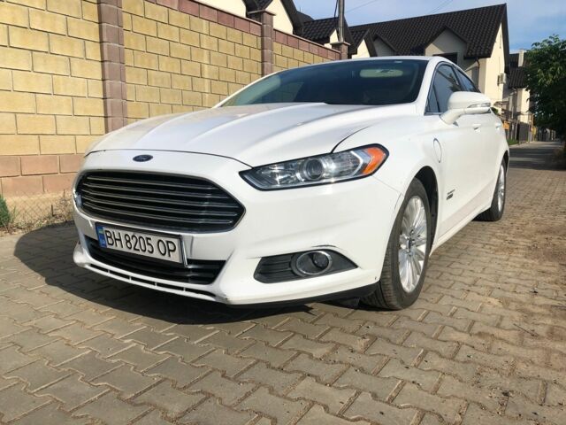 Форд Фьюжн 2014 в Одессе на Automoto.ua Белый Форд Фьюжн, объемом двигателя 2 л и пробегом 168 тыс. км за 12900 $, фото 1 на Automoto.ua