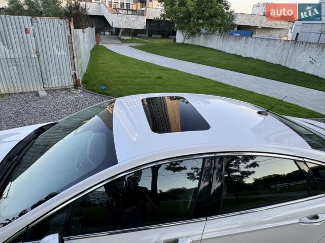 Білий Форд Фьюжен, об'ємом двигуна 2 л та пробігом 304 тис. км за 10200 $, фото 1 на Automoto.ua