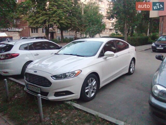 Білий Форд Фьюжен, об'ємом двигуна 1.5 л та пробігом 250 тис. км за 7500 $, фото 1 на Automoto.ua